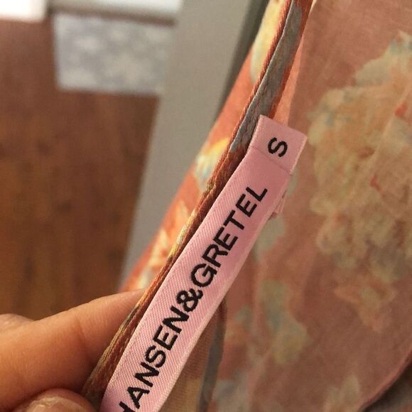 Hansen & Gretel Backless floral ￼ Cap sleeve maxi dress size S Saks fifth Ave - Picture 6 of 7